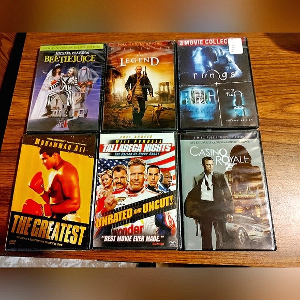 🎥🍿8 Movie Collection DVD Set